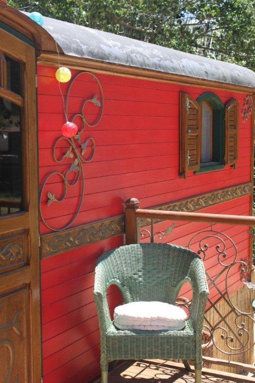 La Roulotte "Les Saintes" Bed & Breakfast Exterior foto